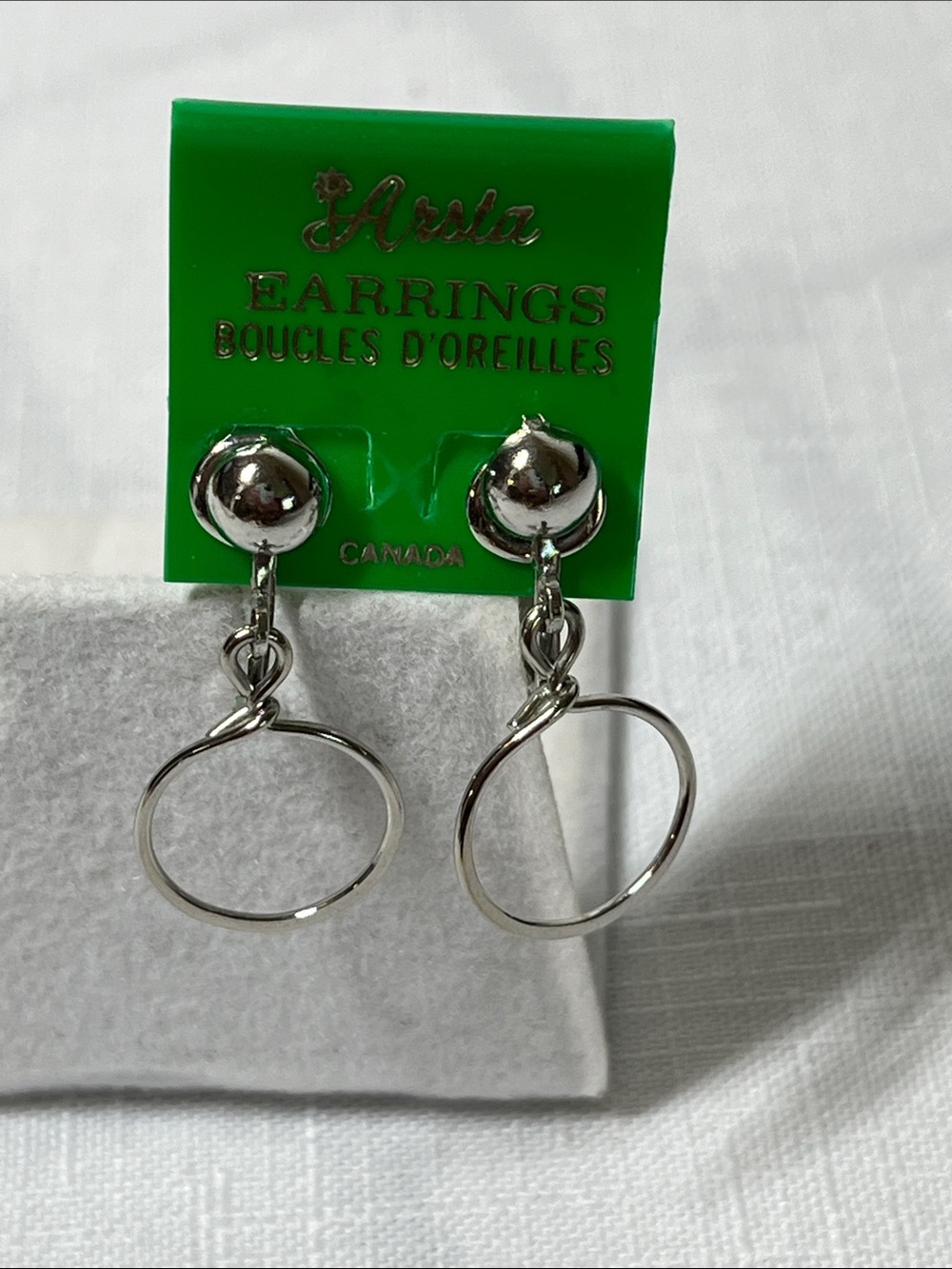 Vintage ARSTA Silver Double Hoop Drop Earrings
CLIP ON
NEW
Lightweight
